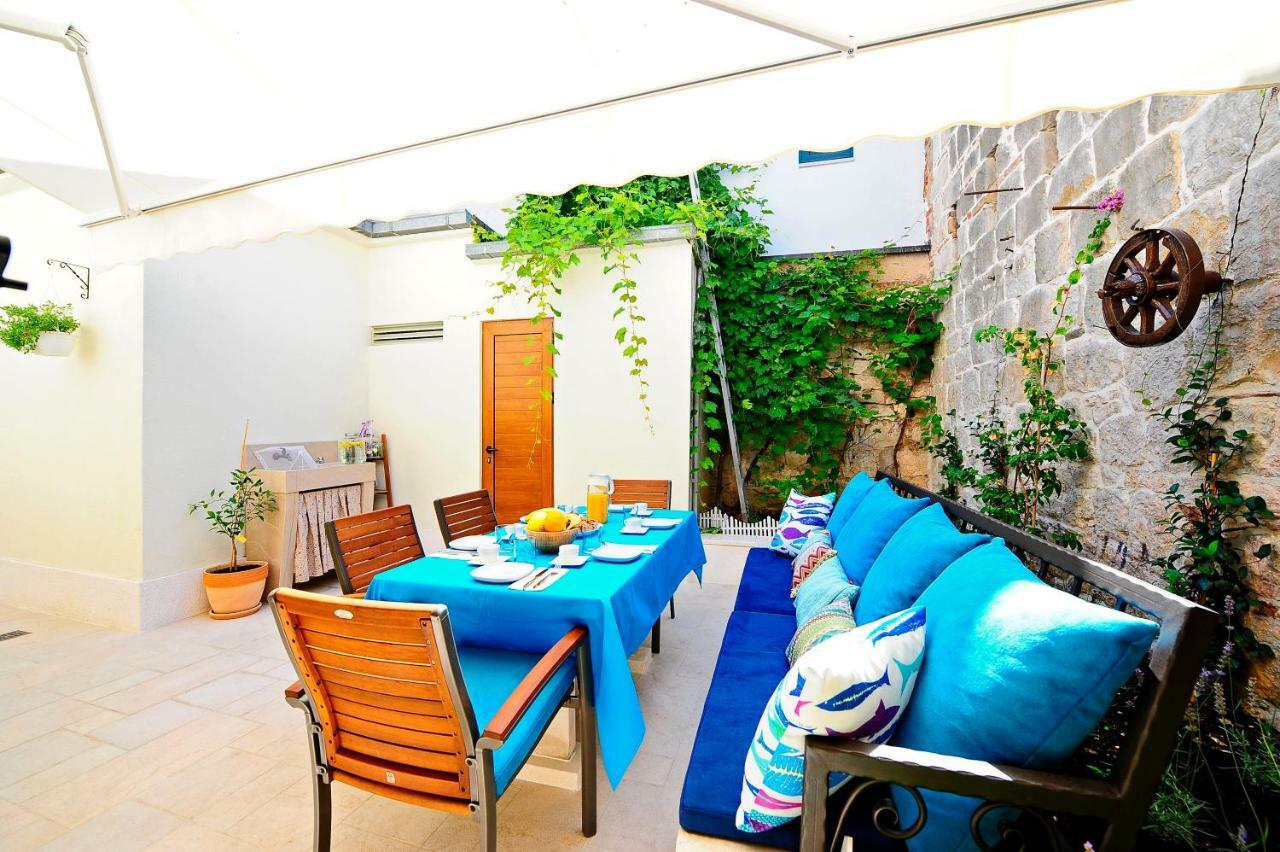 Luxury Apartment Dvor Split Exterior photo